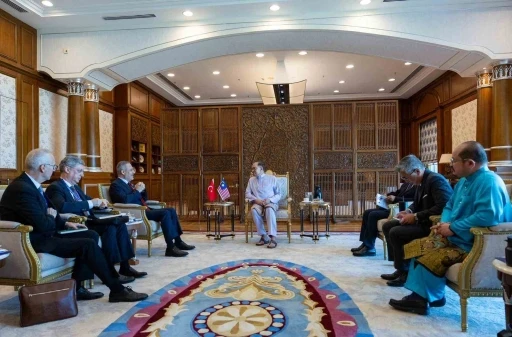 Dışişleri Bakanı Fidan, Malezya Başbakanı Enver İbrahim ile görüştü
