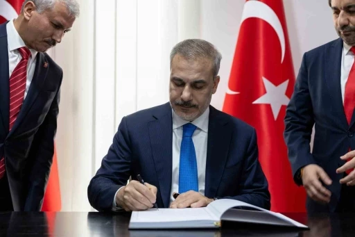 Dışişleri Bakanı Fidan, Oran Başkonsolosluğu açılış törenine katıldı
