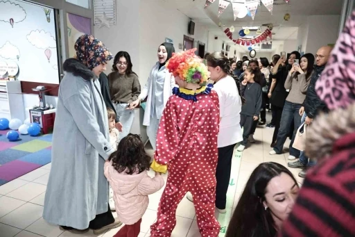 Diyabetli çocuklar için oluşturulan oyun ve terapi odası hizmete girdi
