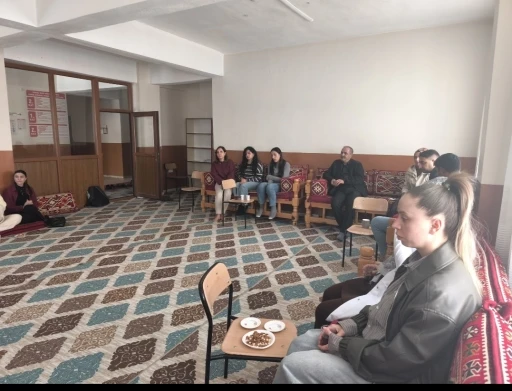 Diyadin&rsquo;de &ouml;ğretmenlerle eğitim toplantısı yapıldı

