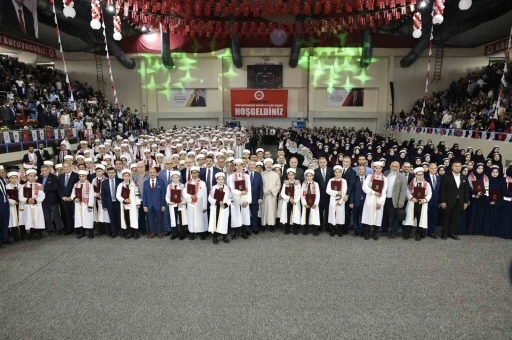 Diyanet İşleri Başkanı Erbaş’ın katılımıyla 475 gence icazet belgesi verildi
