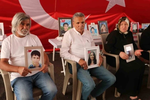 Diyarbakır anneleri bayramda da çadırdan ayrılmadı, eylemlerine devam etti
