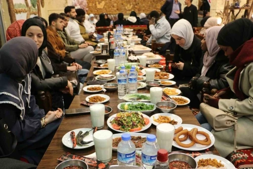 Diyarbakır Bismil T&uuml;rkmenler Derneği iftar programı d&uuml;zenledi
