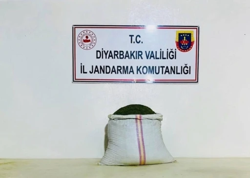 Diyarbakır&rsquo;da 10 kilo esrar ele ge&ccedil;irildi
