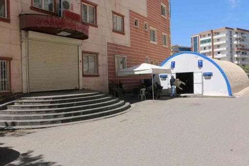 Diyarbakır’da 2019’dan beri oturma eyleminde olan anneler, PKK’dan evlatlarını istiyor
