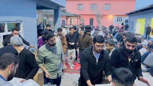 Diyarbakır’da 25 yıllık iftar geleneği
