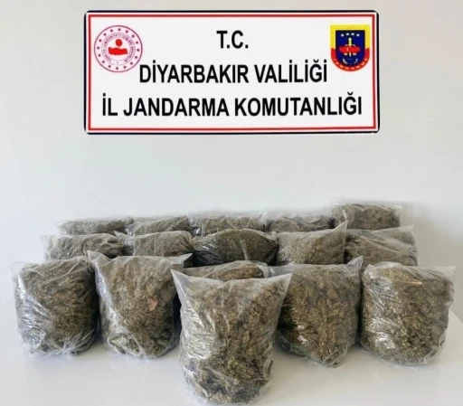 Diyarbakır&rsquo;da 38 bu&ccedil;uk kilo esrar ele ge&ccedil;irildi
