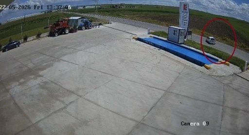 Diyarbakır&rsquo;da 4 kişinin yaralandığı kaza g&uuml;venlik kamerasında
