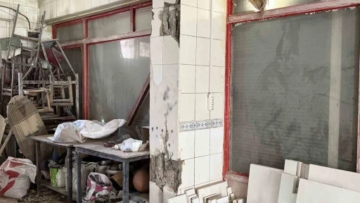 Diyarbakır&rsquo;da 51 kişinin tahliye edildiği binanın, &rsquo;orta hasardan az hasara&rsquo; &ccedil;evrildiği ileri s&uuml;r&uuml;ld&uuml;
