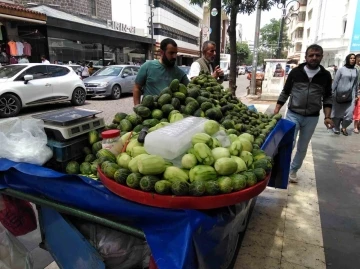 Diyarbakır’da acur tezgahlarda yerini aldı
