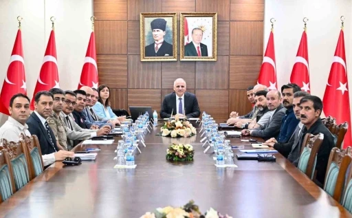 Diyarbakır&rsquo;da anız yangınlarının &ouml;nlenmesine y&ouml;nelik toplantı
