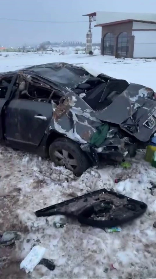 Diyarbakır&rsquo;da ara&ccedil; takla attı: 2 yaralı
