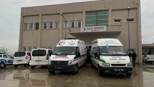 Diyarbakır’da bayramlaşmaya giden arkadaş grubu kaza yaptı: 1 ölü, 6 yaralı
