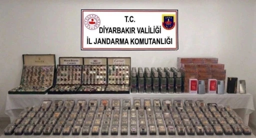 Diyarbakır&rsquo;da &ccedil;ok sayıda g&uuml;mr&uuml;k ka&ccedil;ağı &uuml;r&uuml;n ele ge&ccedil;irildi

