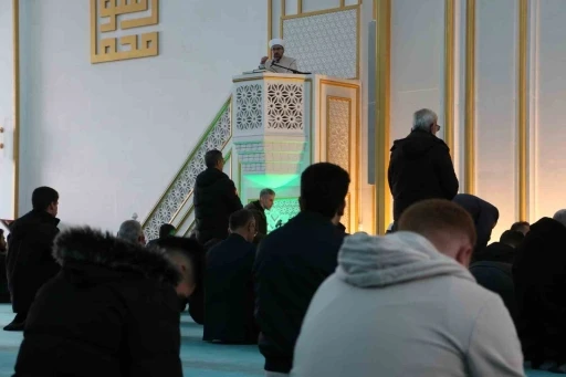 Diyarbakır&rsquo;da depremde hayatını kaybeden vatandaşlar i&ccedil;in mevlit okutuldu
