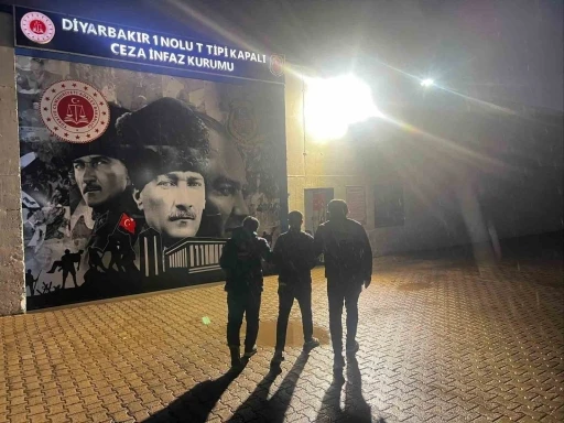 Diyarbakır&rsquo;da haklarında kesinleşmiş hapis cezası bulunan 101 kişi yakalandı
