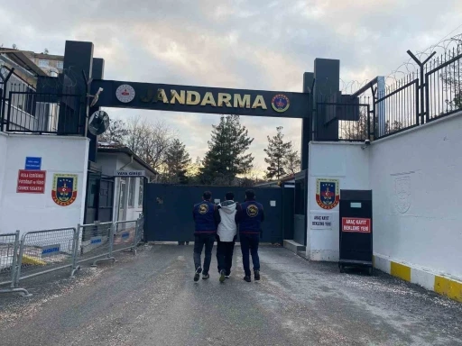 Diyarbakır&rsquo;da haklarında kesinleşmiş hapis cezası bulunan 108 kişi yakalandı
