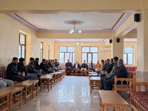 Diyarbakır&rsquo;da iki aile arasındaki husumet barışla sonu&ccedil;landı

