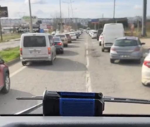 Diyarbakır&rsquo;da itfaiye ekiplerine &lsquo;fermuar&rsquo; sistemiyle yol verdiler
