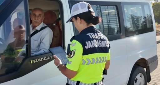Diyarbakır’da jandarmadan 17 ilçede eş zamanlı trafik denetimi
