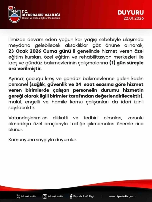 Diyarbakır&rsquo;da kar yağışı tatili beraberinde getirdi
