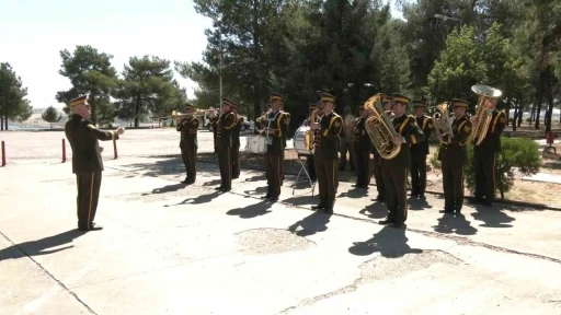 Diyarbakır&rsquo;da Kara Kuvvetlerinin 2235&rsquo;inci kuruluş yıl d&ouml;n&uuml;m&uuml; kutlandı
