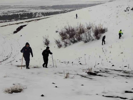 Diyarbakır&rsquo;da kayıp kadın 480 kişilik ekiple aranıyor
