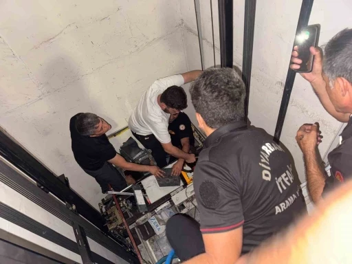 Diyarbakır’da maça gelen taraftarlar asansörde mahsur kaldı
