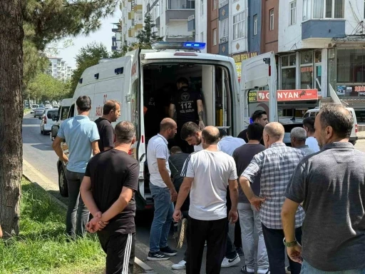 Diyarbakır’da minibüsün çarptığı yaya ağır yaralandı
