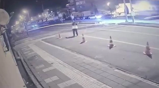 Diyarbakır&rsquo;da otomobil tren ile &ccedil;arpıştı: Feci kaza kamerada
