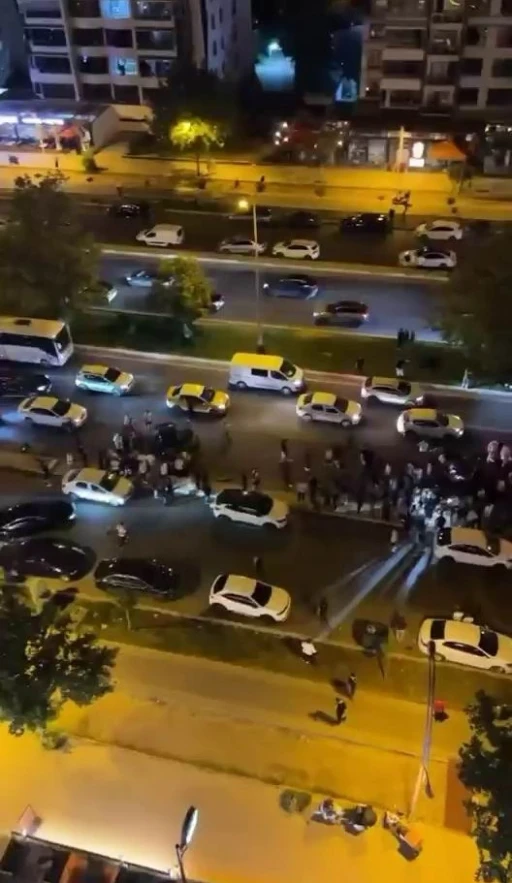 Diyarbakır&rsquo;da otomobiller &ccedil;arpıştı: 2 yaralı
