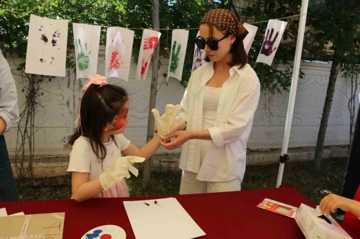 Diyarbakır&rsquo;da "Geleneksel Mayalı Ekmek Festivali" d&uuml;zenlendi
