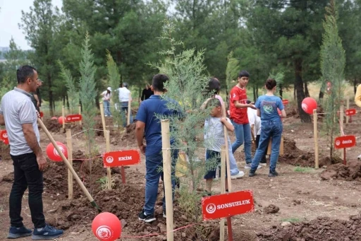 Diyarbakır’da &quot;Koruyucu Aile Hatıra Ormanı&quot; oluşturuldu
