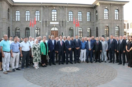 Diyarbakır’da &quot;Srebrenitsa Soykırımı&quot; anısına fotoğraf sergisi açıldı
