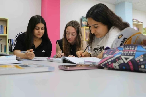 Diyarbakır’da &quot;Türkiye Yüzyılında Kızlar Okuyor&quot; Projesi

