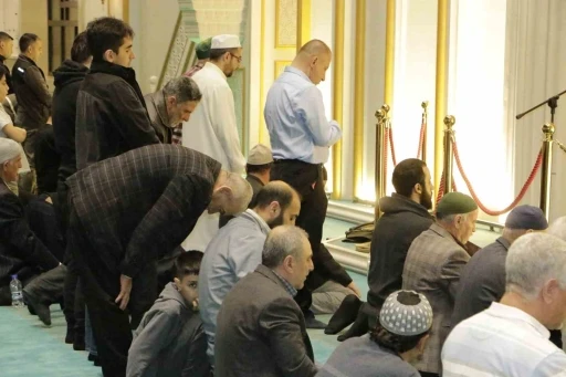 Diyarbakır’da Ramazan ayının son teravih namazı eda edildi
