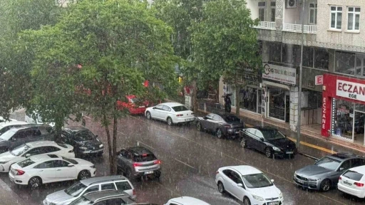 Diyarbakır&rsquo;da sağanak etkili oldu
