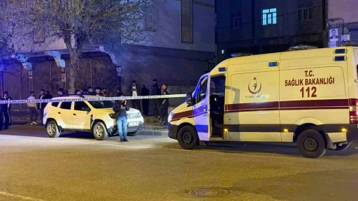 Diyarbakır’da silahlı kavga: 1’i polis 13 yaralı
