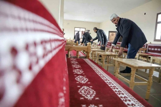 Diyarbakır&rsquo;da taziye evlerine 732 sedir ve bin 464 sehpa &uuml;cretsiz dağıtıldı
