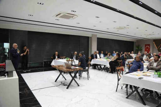 Diyarbakır&rsquo;da tekstil sekt&ouml;r&uuml;n&uuml;n geleceği ele alındı
