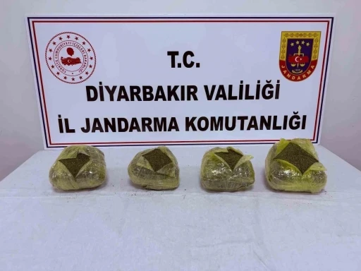 Diyarbakır’da uyuşturucu operasyonu: 38 kilo esrar ele geçirildi
