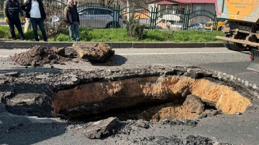 Diyarbakır&rsquo;da yol &ccedil;&ouml;kt&uuml;, facianın eşiğinden d&ouml;n&uuml;ld&uuml;
