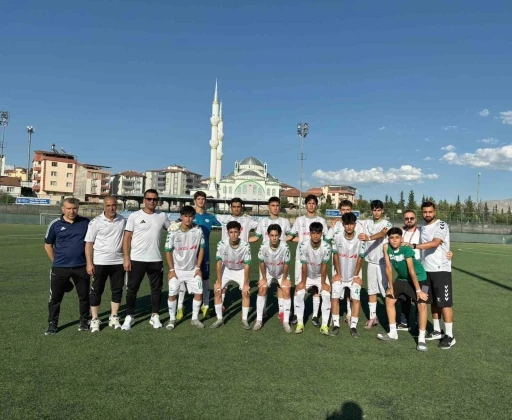 Diyarbakır DSi Spor U15 takımı T&uuml;rkiye&rsquo;nin en iyi 4 takımı arasında
