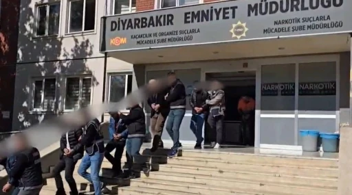 Diyarbakır merkezli uyuşturucu operasyonlarında 29 şüpheli tutuklandı
