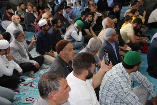 Diyarbakır Ulu Camii’nde dünya birincisi hafızlar Kur’an-ı Kerim okudu
