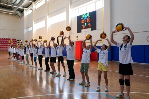 Diyarbakır yaz spor okulları başladı: 8 bin 377 &ccedil;ocuk &uuml;cretsiz eğitim alıyor

