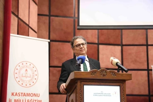 Do&ccedil;. Dr. Mustafa Otrar: "&Ccedil;ocuklarımız hayatın her alanında g&ouml;rd&uuml;kleriyle yetişirler"
