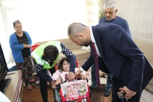 Doğan’dan 2 vatandaşa akülü ve manuel sandalye hediyesi
