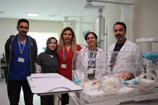 Doğuştan bağırsağının bir kısmı olmayan bebek Elazığ’da sağlığına kavuştu

