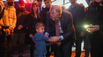 Doktor belediye başkanı, kaza ge&ccedil;iren &ccedil;ocuğa ilk m&uuml;dahaleyi yaptı
